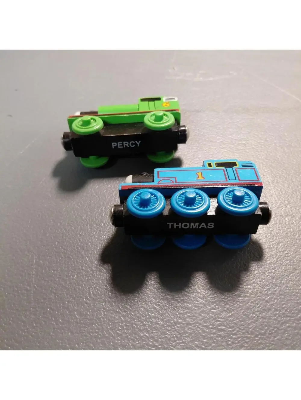 Thomas & Friends Thomas Henry Wooden Railway Train Engines Magnetic Couplers - Picture 4 of 4